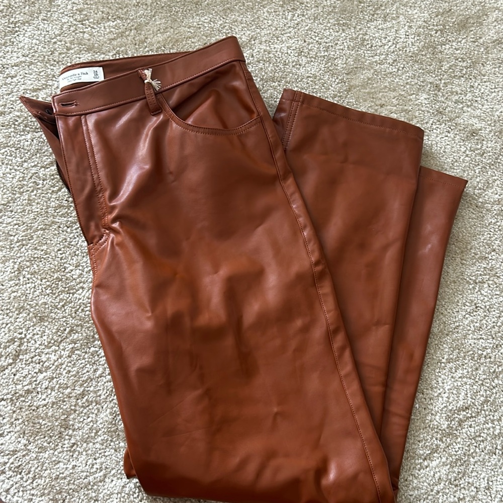 SOLD TO PLATOS 🚫🚫🚫 Abercrombie & Fitch leather pants